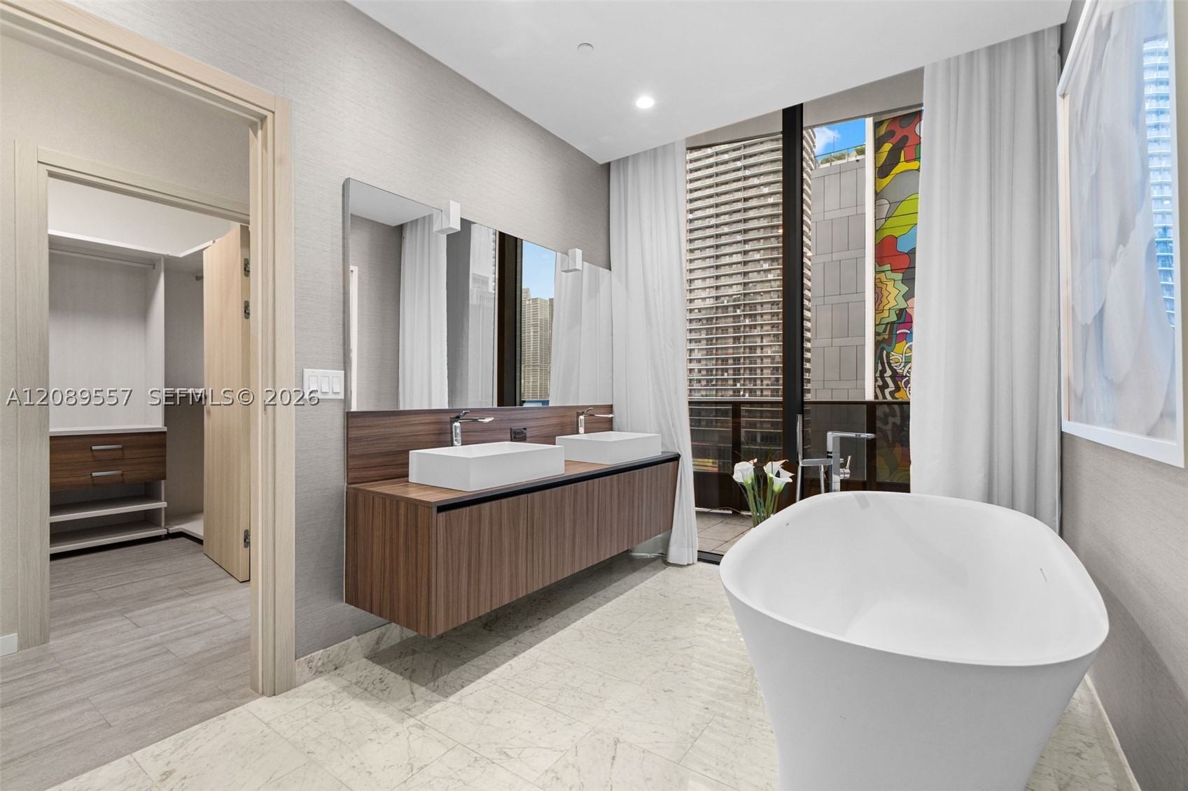 1000 Brickell Plaza #TH1812, Miami FL 33131