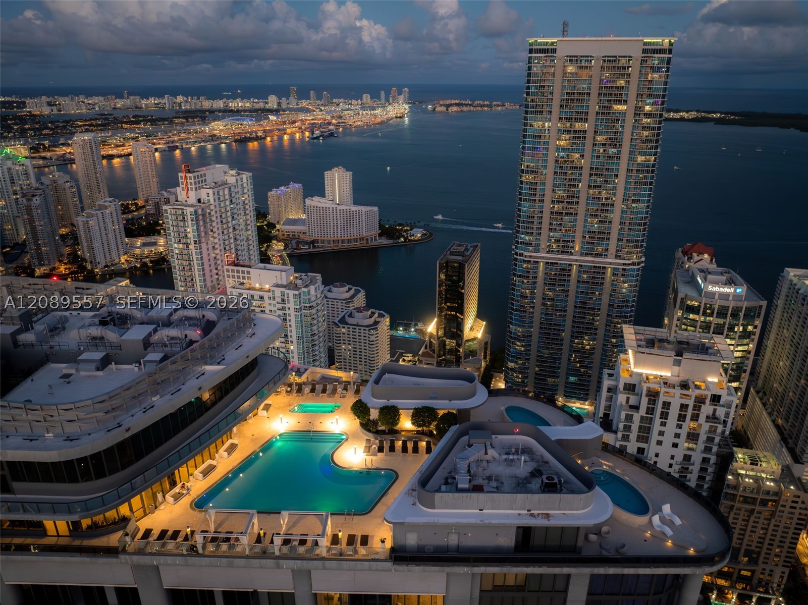 1000 Brickell Plaza #TH1812, Miami FL 33131