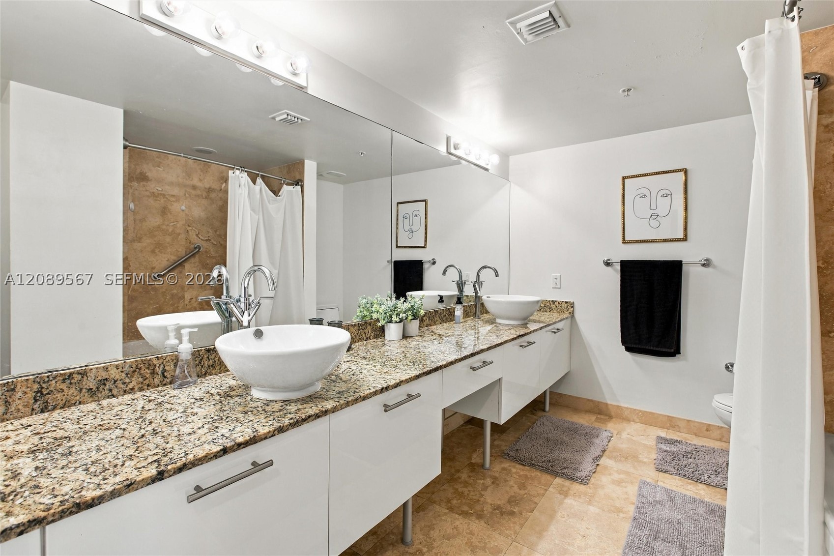 41 SE 5th St #710, Miami FL 33131