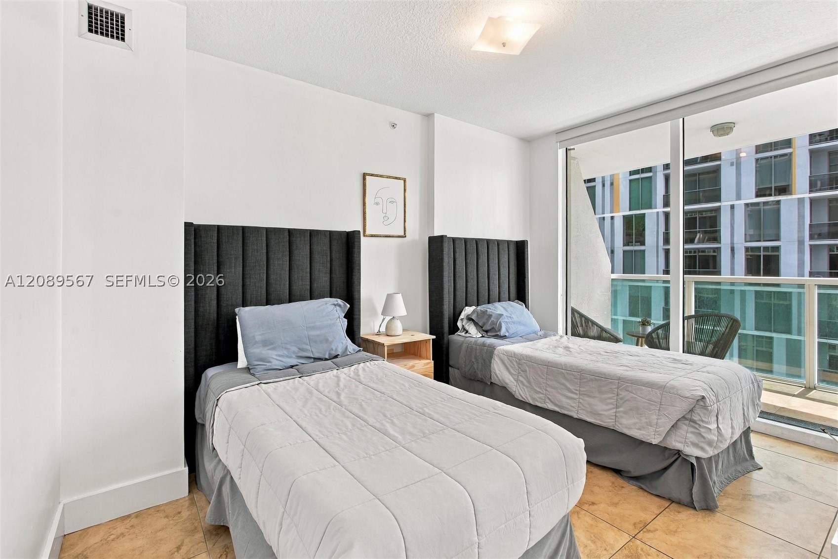 41 SE 5th St #710, Miami FL 33131