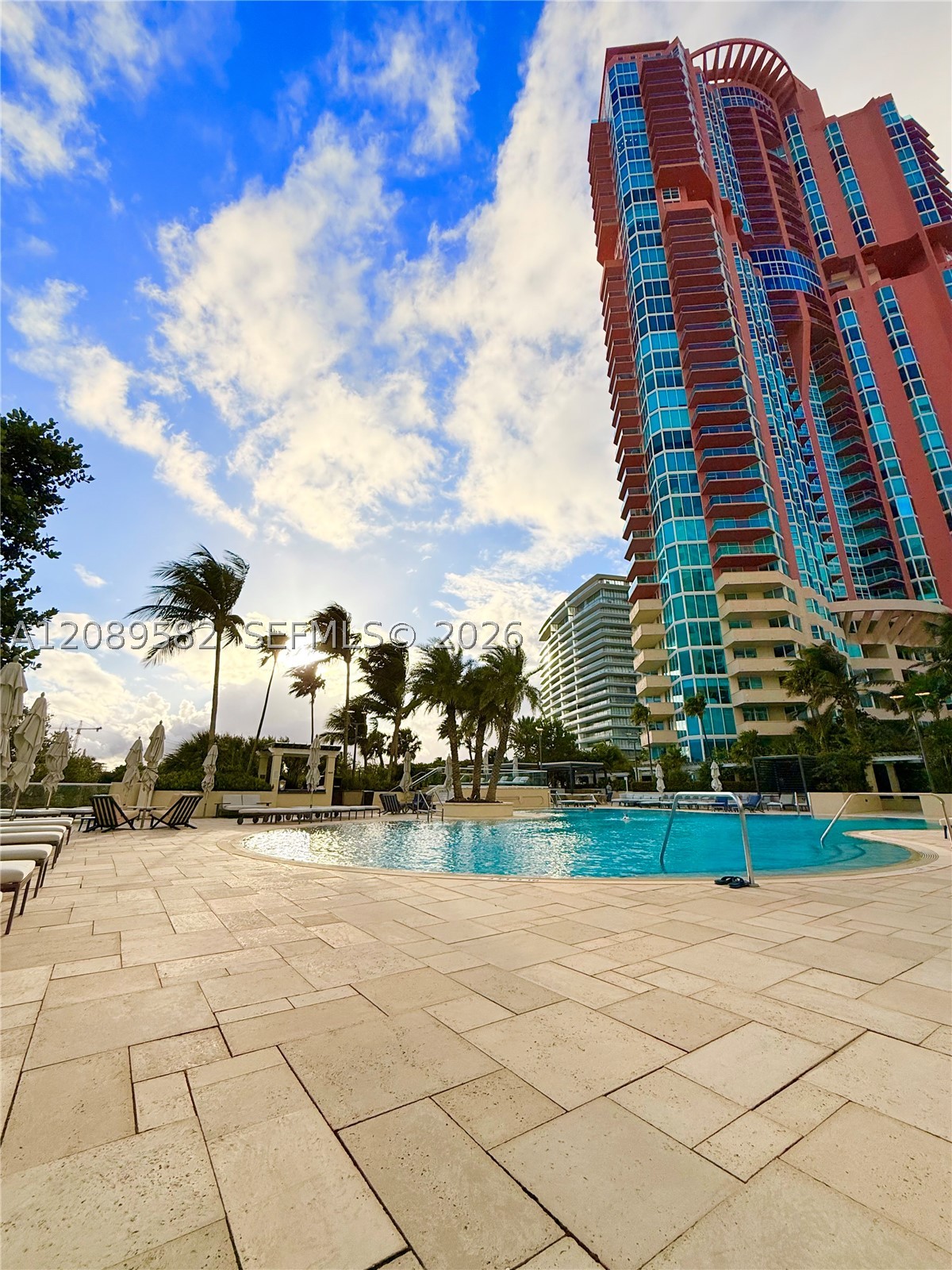 300 S Pointe Dr #809, Miami Beach FL 33139
