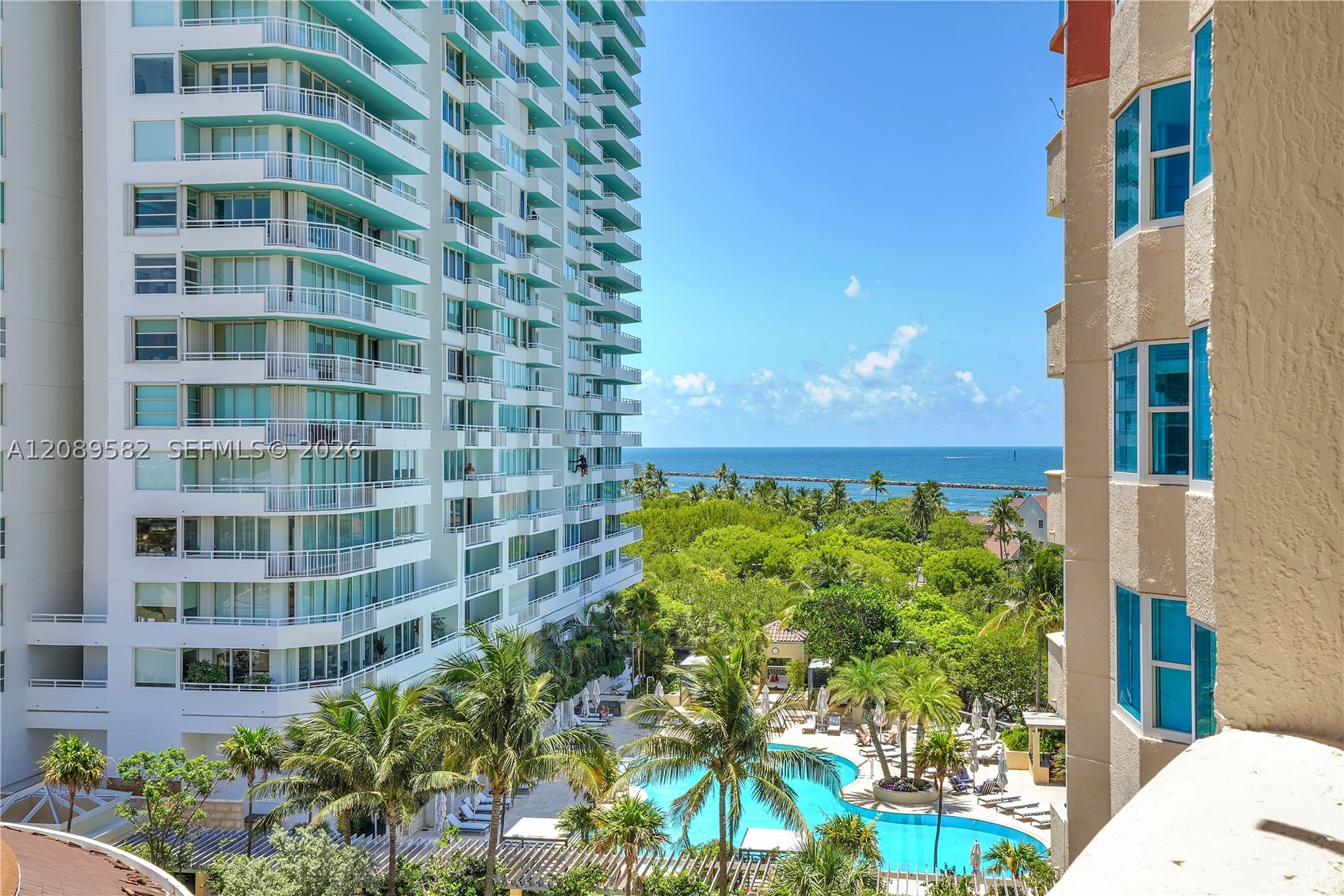 300 S Pointe Dr #809, Miami Beach FL 33139