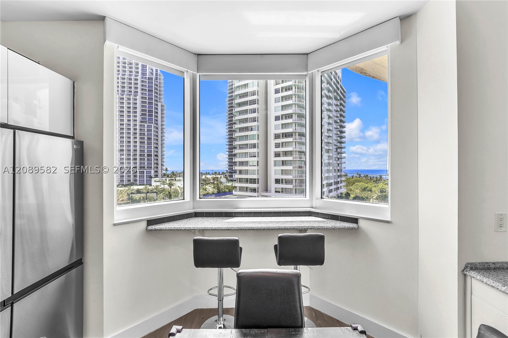 300 S Pointe Dr #809, Miami Beach FL 33139