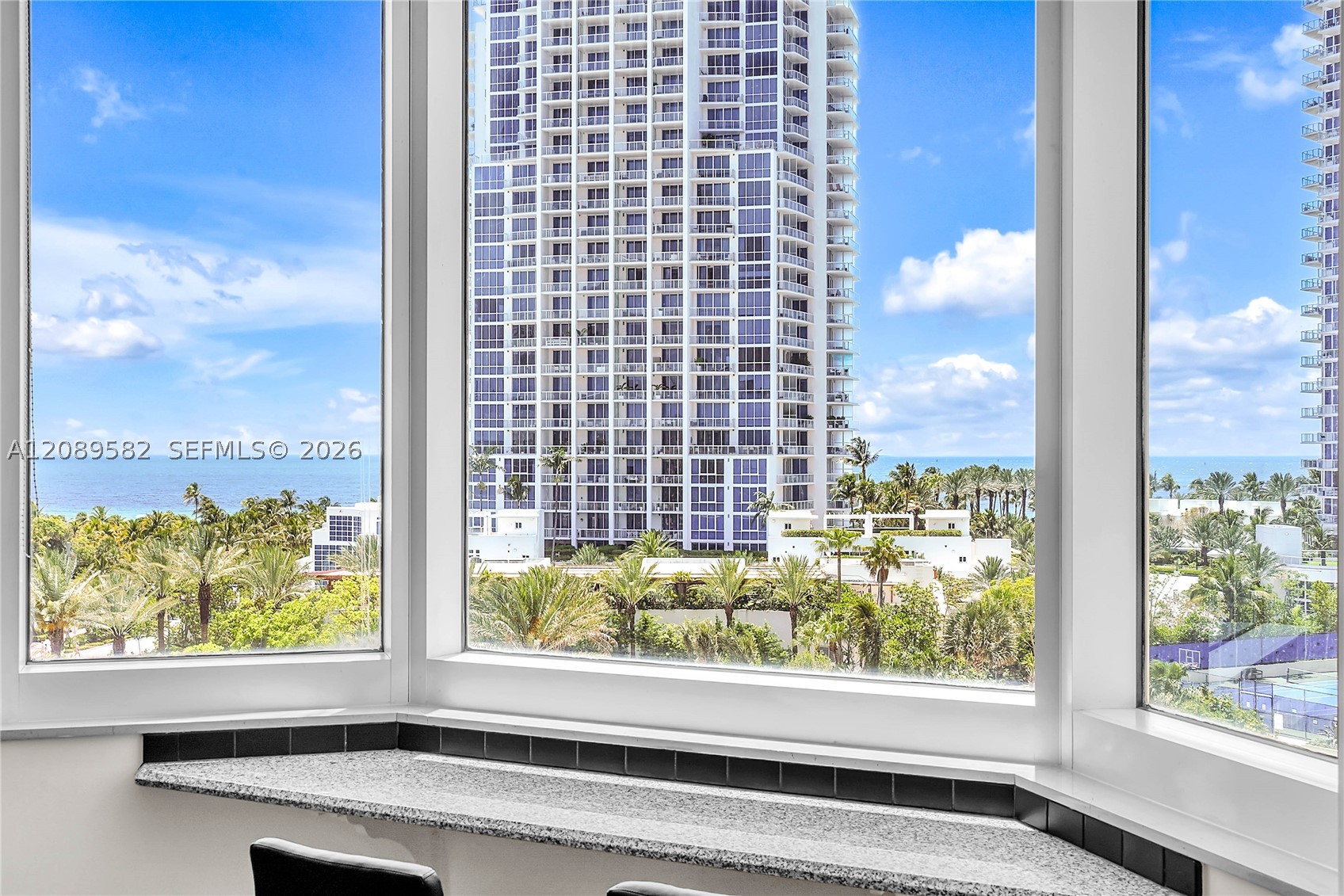 300 S Pointe Dr #809, Miami Beach FL 33139