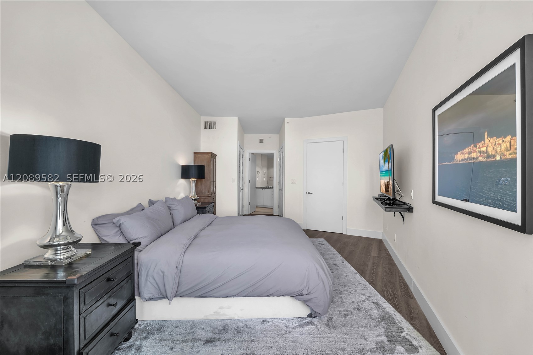 300 S Pointe Dr #809, Miami Beach FL 33139