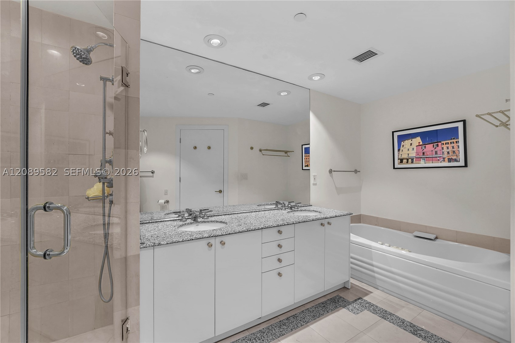 300 S Pointe Dr #809, Miami Beach FL 33139
