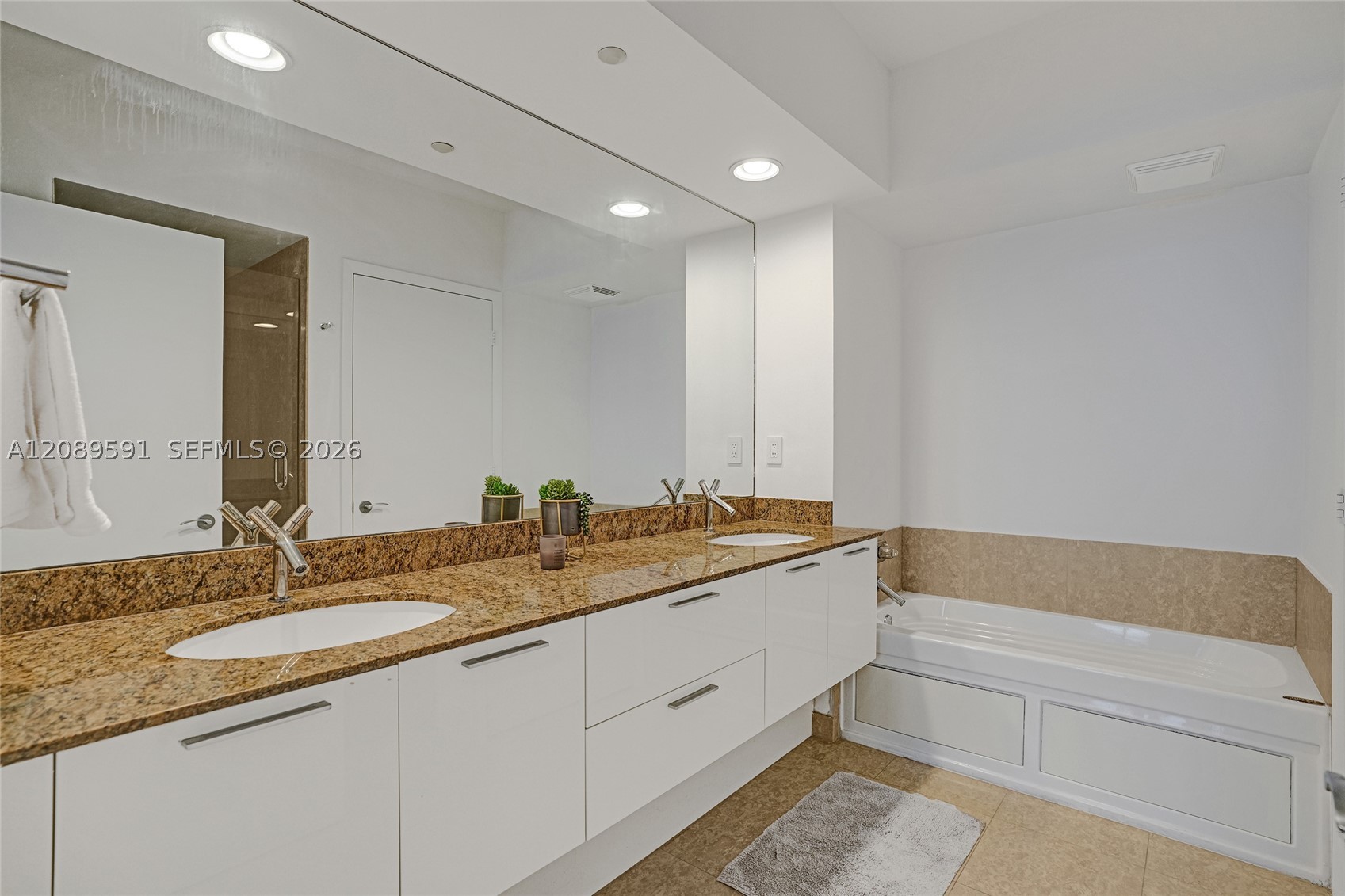 400 Alton Rd #1409, Miami Beach FL 33139