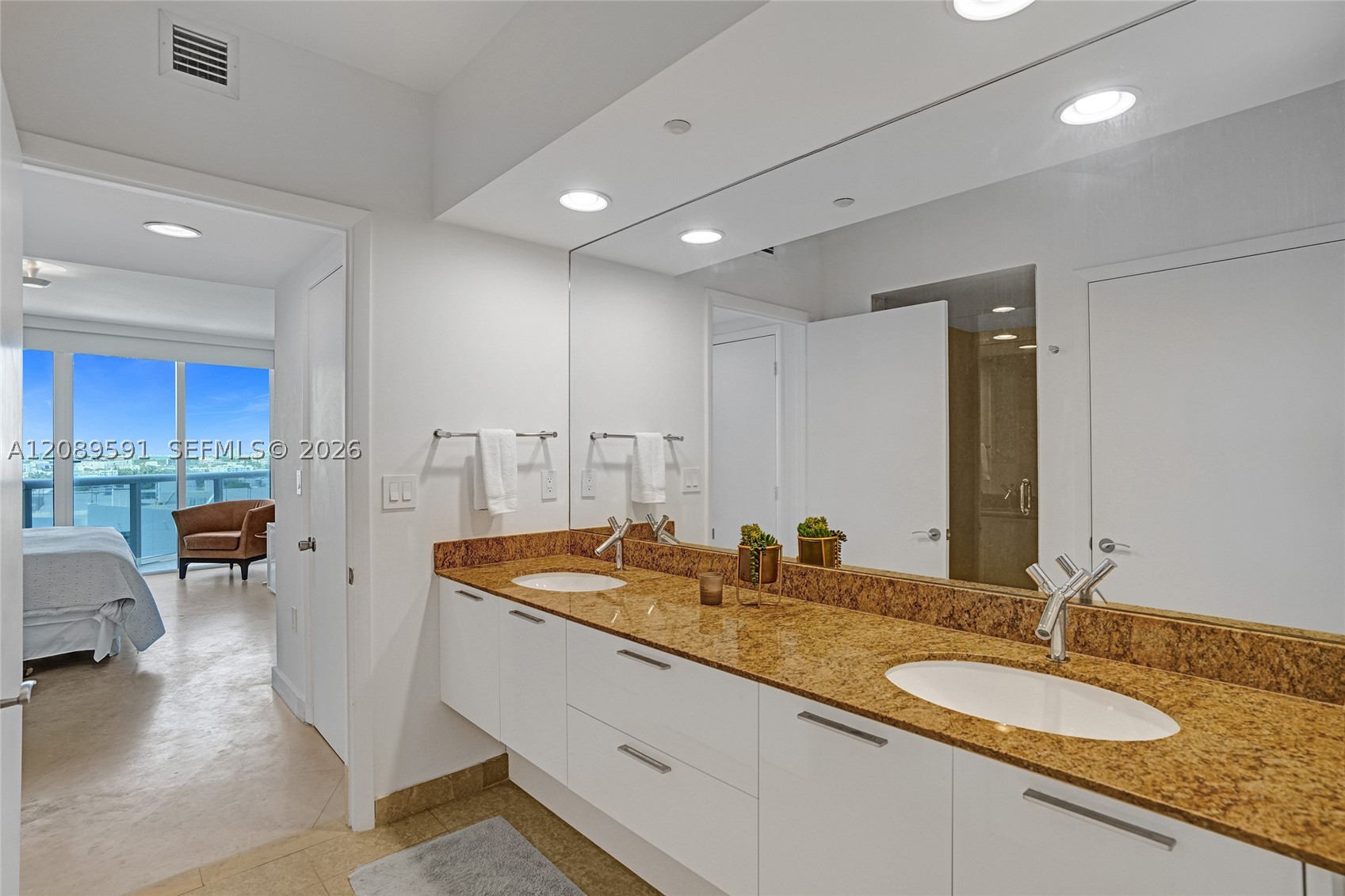 400 Alton Rd #1409, Miami Beach FL 33139