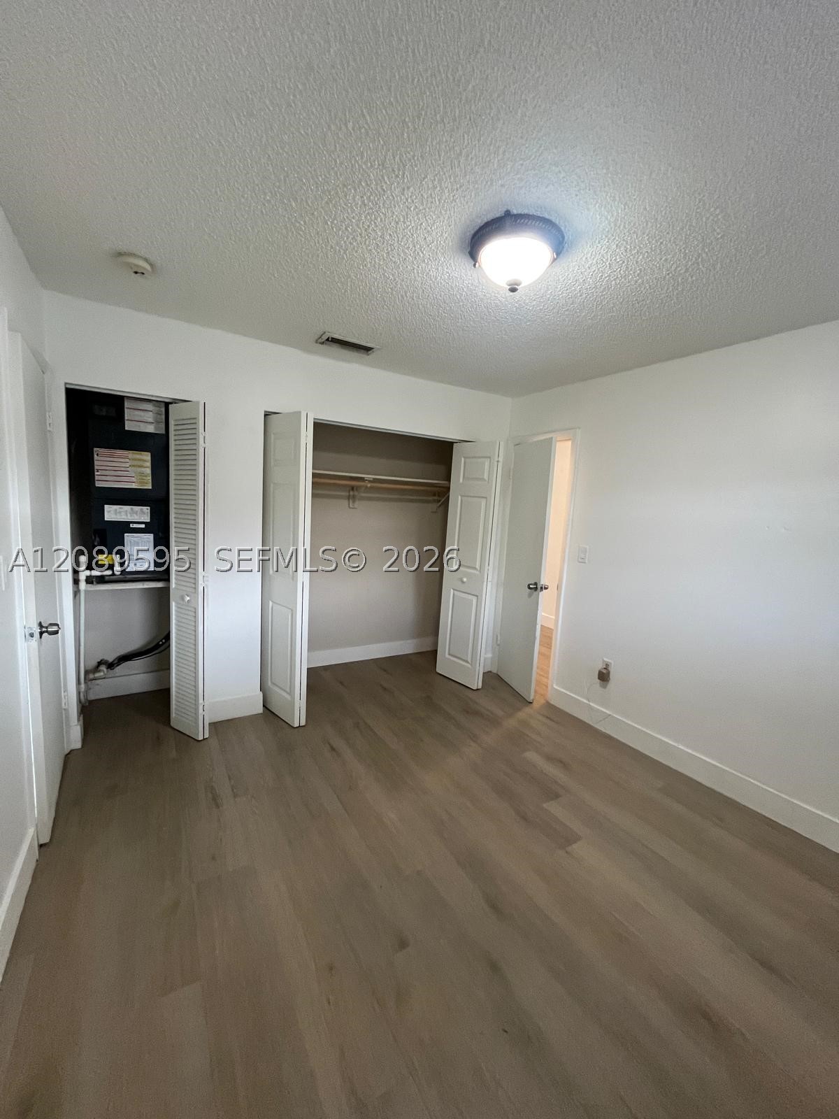 1400 W 39th Pl #1400, Hialeah FL 33012