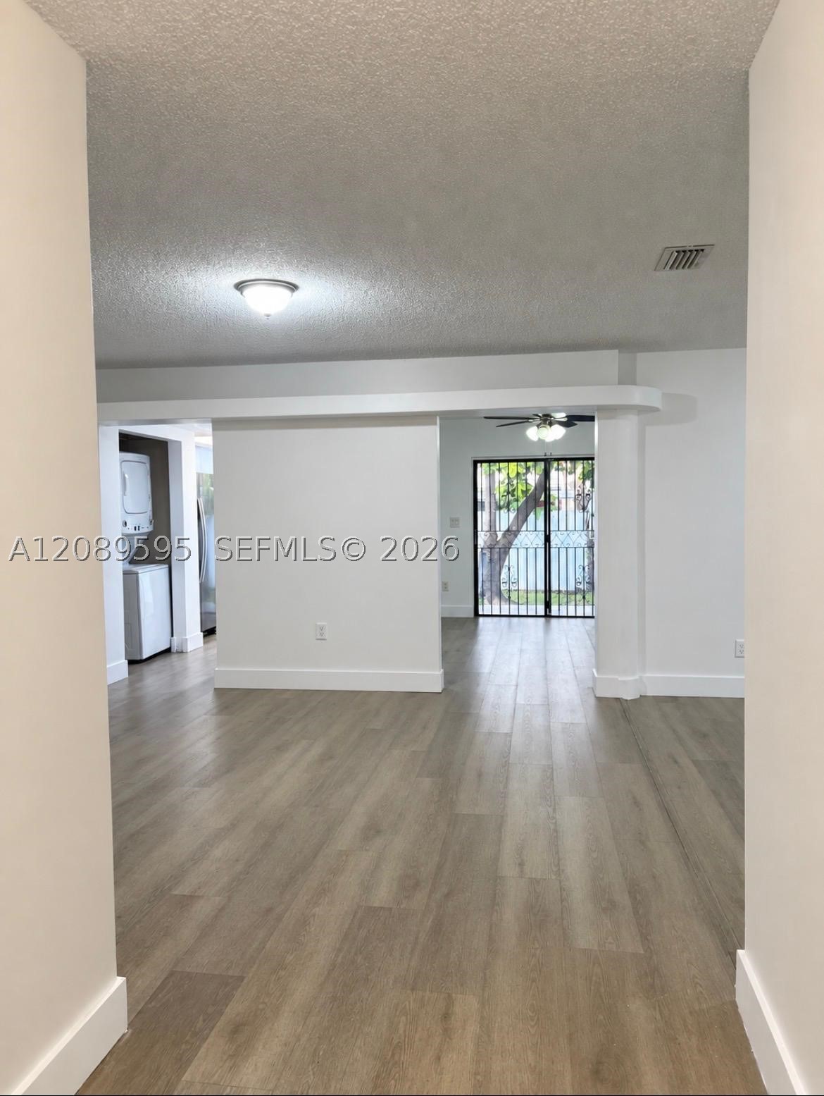 1400 W 39th Pl #1400, Hialeah FL 33012