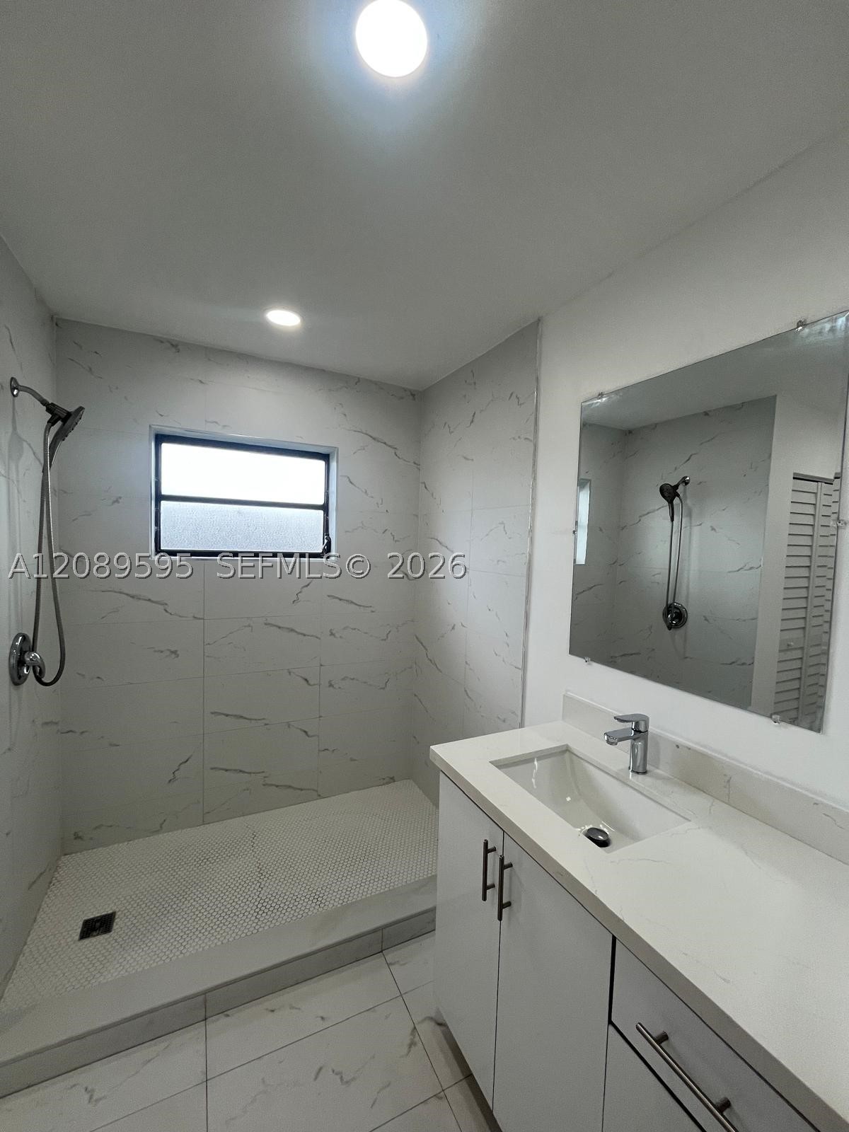 1400 W 39th Pl #1400, Hialeah FL 33012