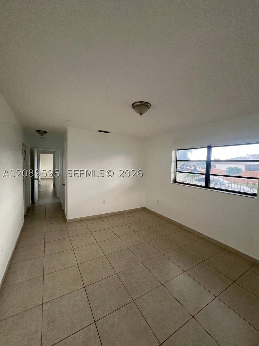 1400 W 39th Pl #1400, Hialeah FL 33012
