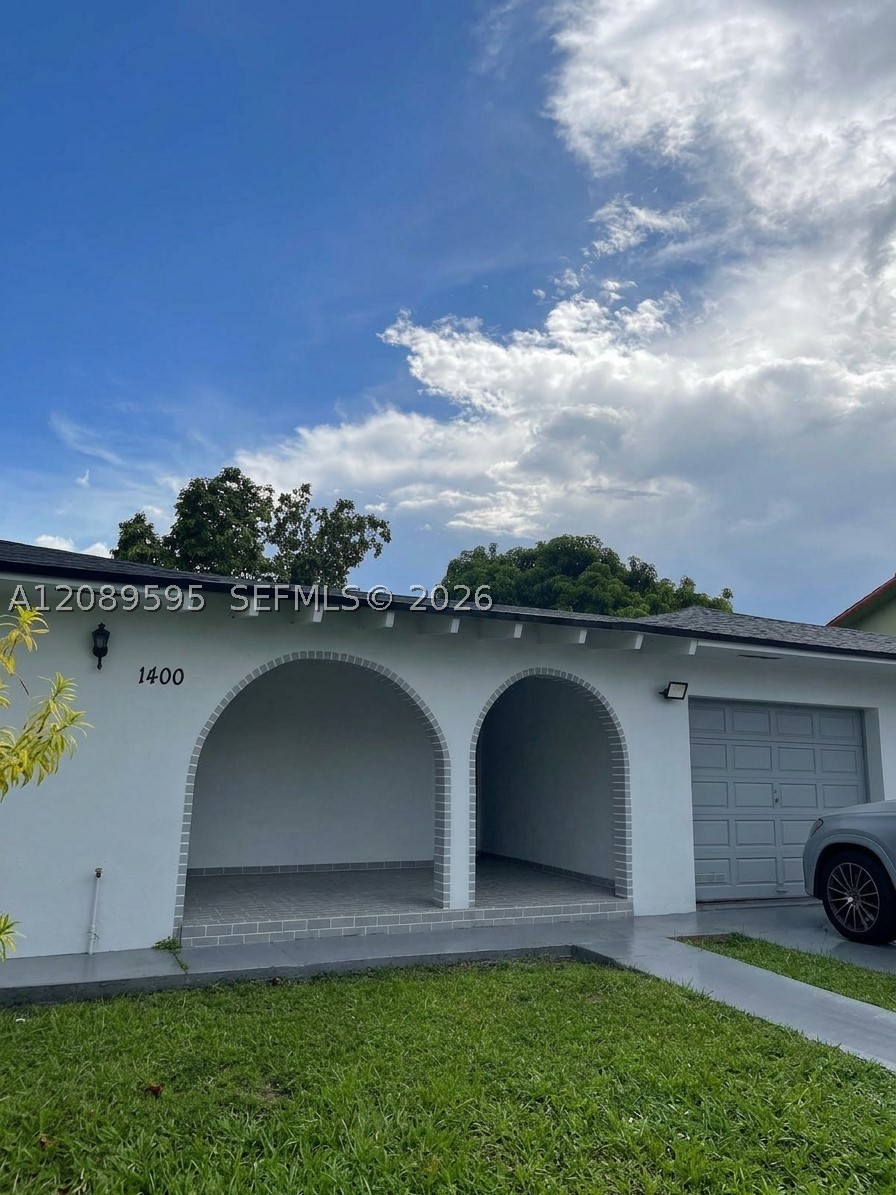 1400 W 39th Pl #1400, Hialeah FL 33012