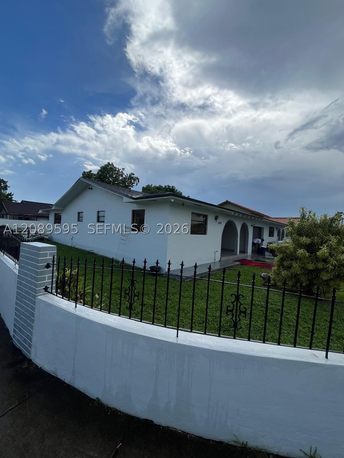 1400 W 39th Pl #1400, Hialeah FL 33012