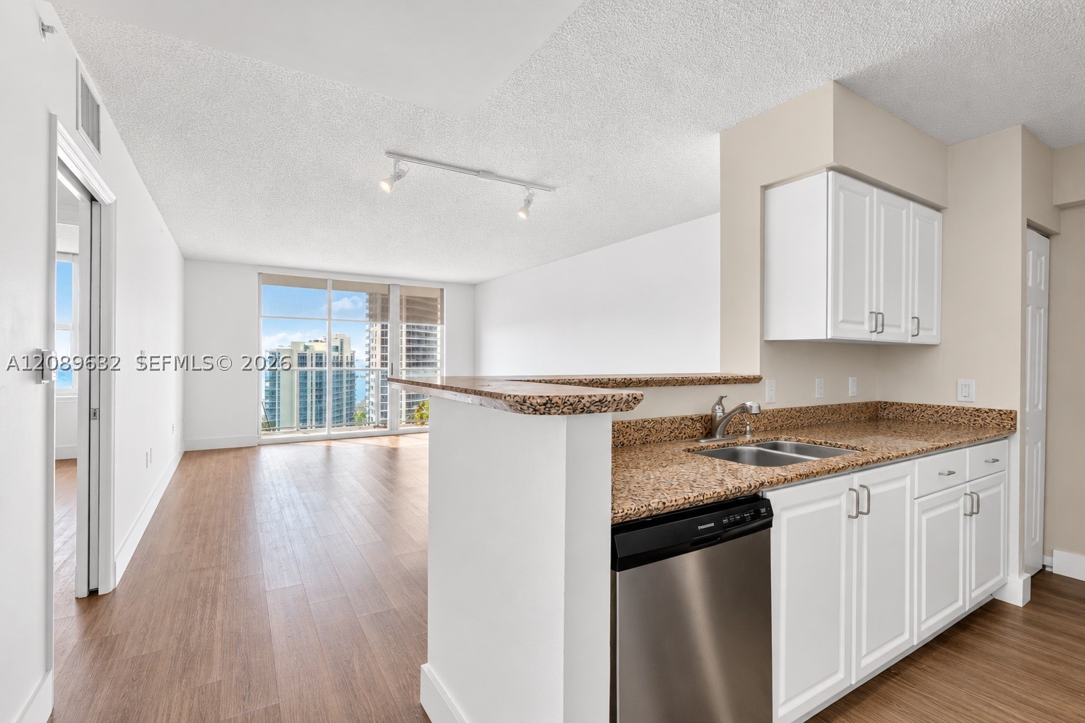 1155 Brickell Bay Dr #2905, Miami FL 33131