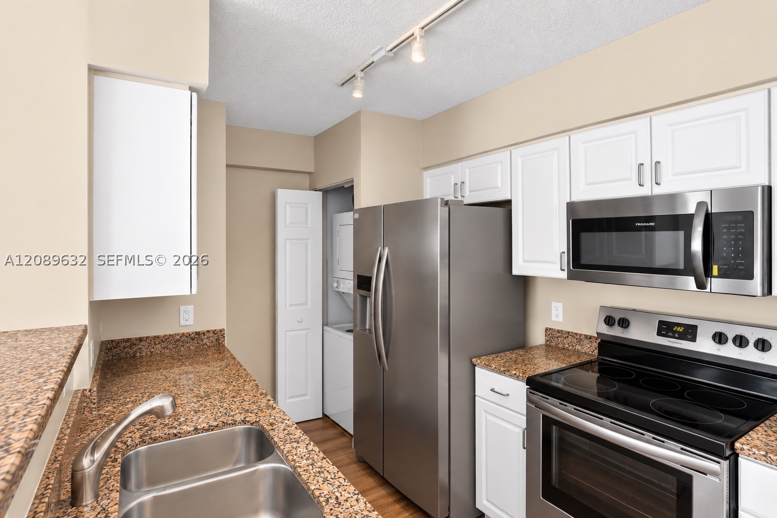 1155 Brickell Bay Dr #2905, Miami FL 33131
