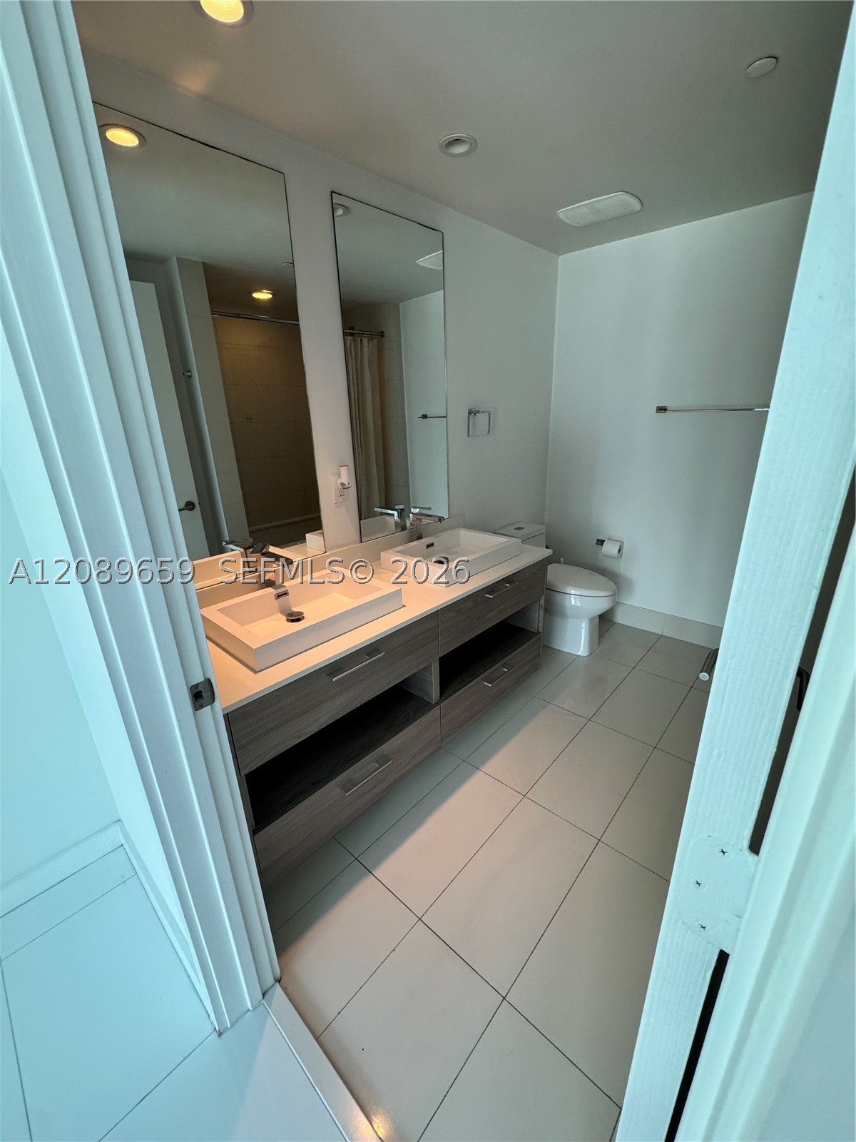 1300 S Miami Ave #1811, Miami FL 33130