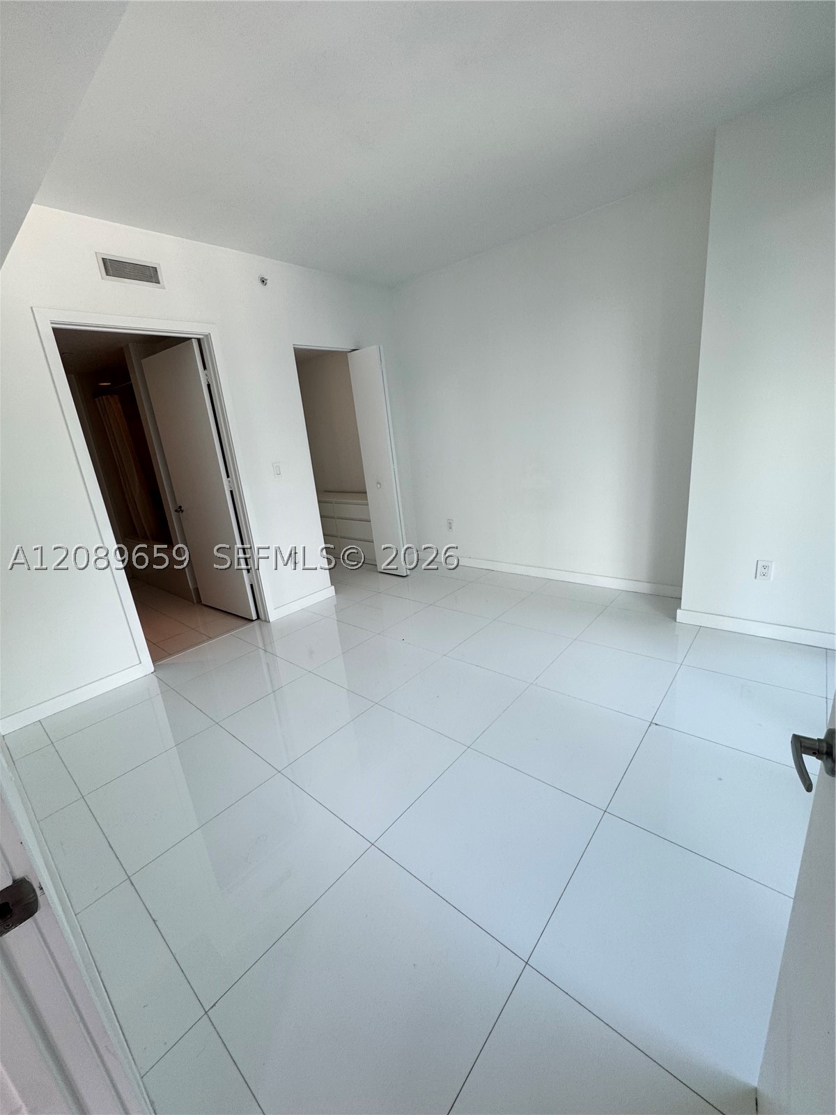 1300 S Miami Ave #1811, Miami FL 33130
