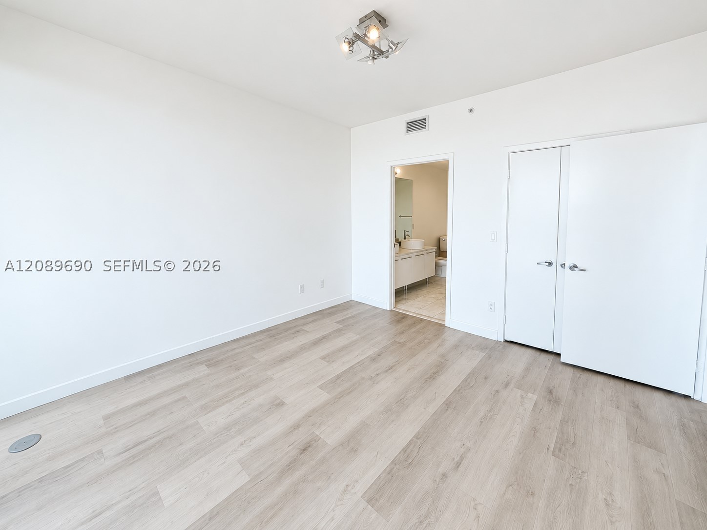 888 Biscayne Blvd #3306, Miami FL 33132