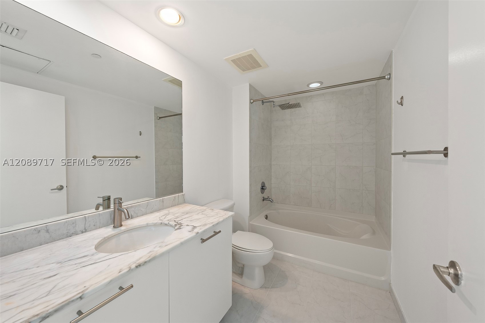 951 Brickell Ave #1202, Miami FL 33131
