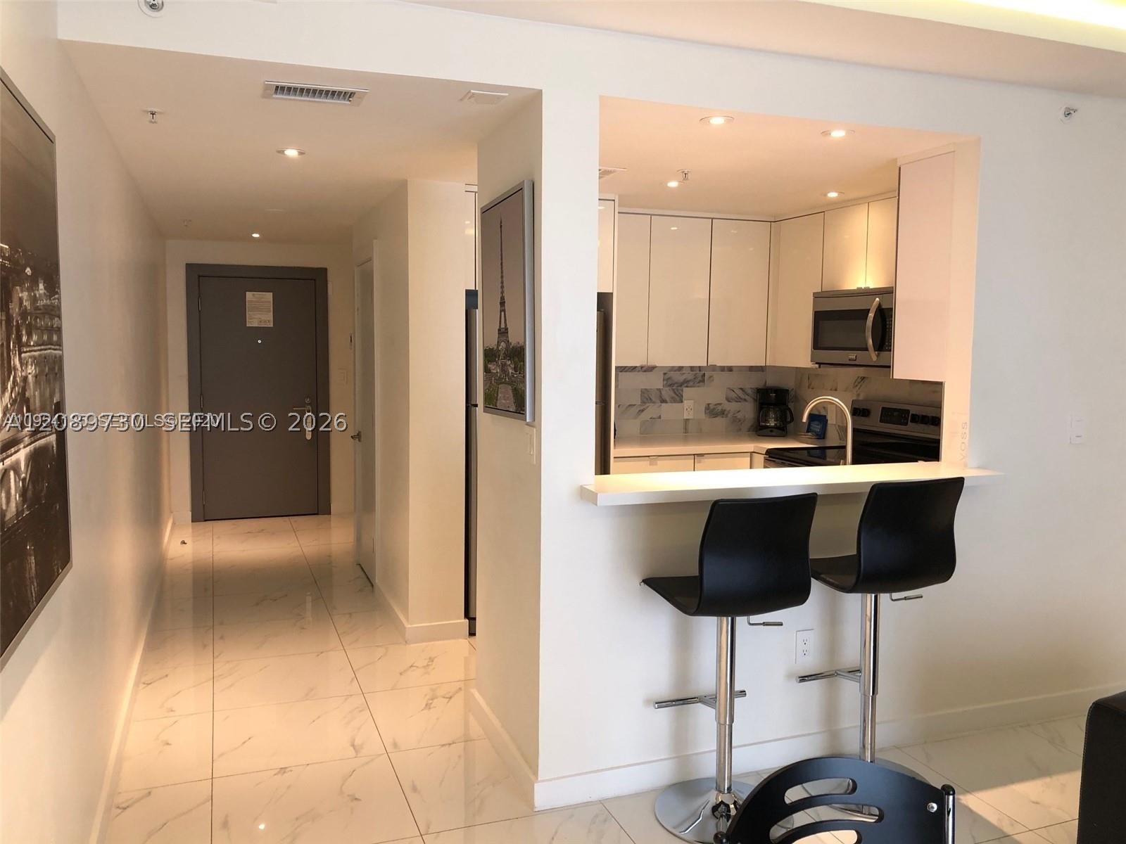 185 SE 14th Ter #2001, Miami FL 33131