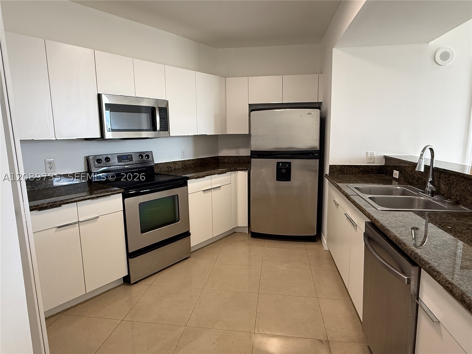 1 Glen Royal Pkwy #1401, Miami FL 33125