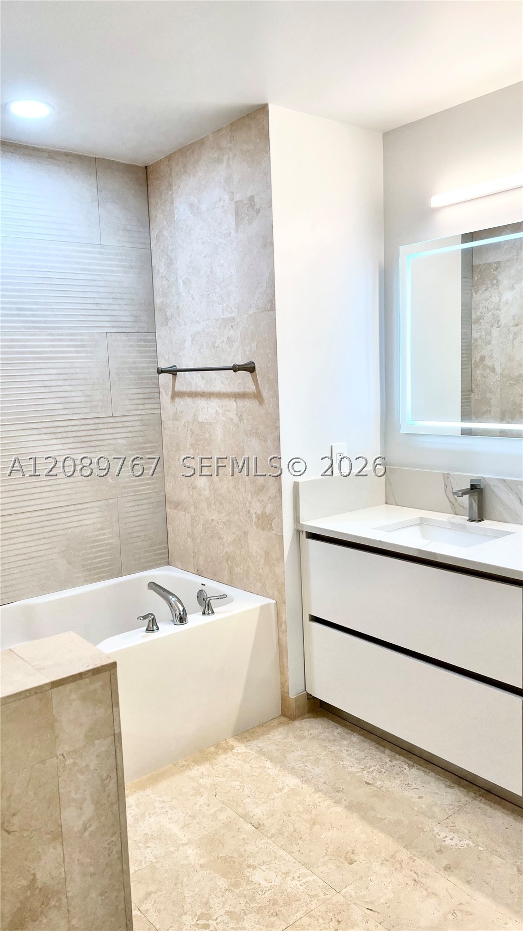 3001 NE 185th St #421, Aventura FL 33180