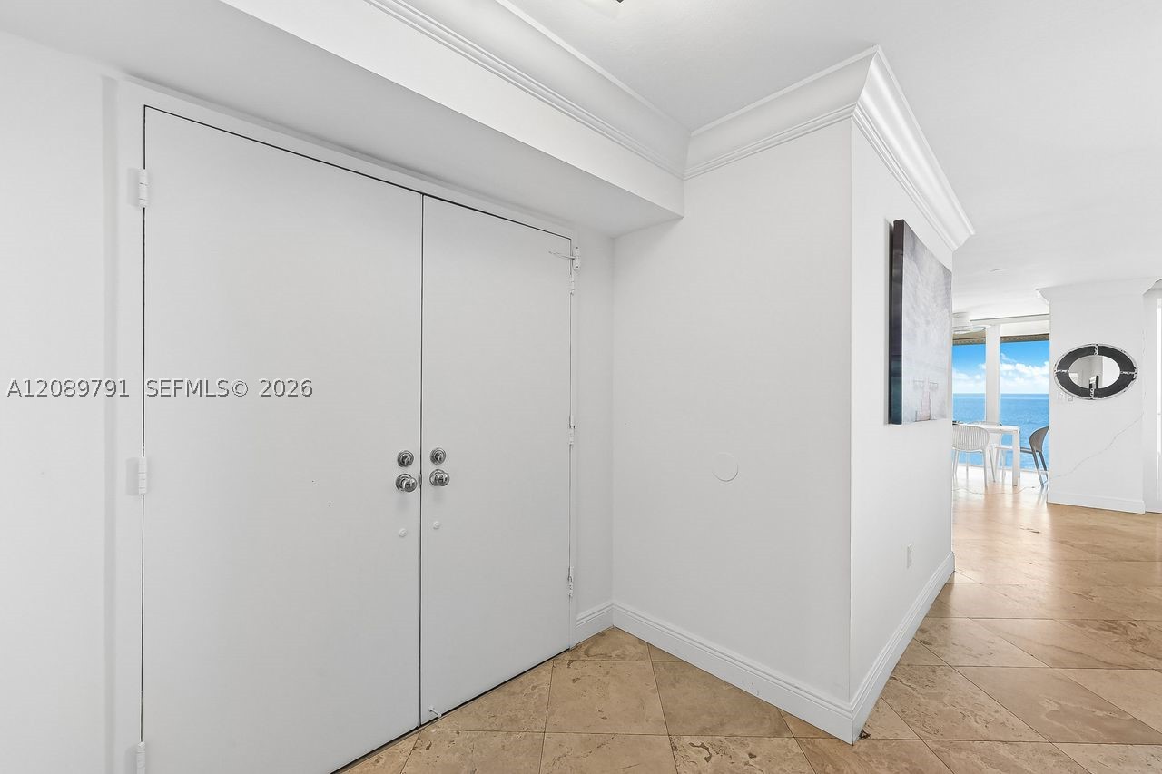 881 Ocean Dr #19C, Key Biscayne FL 33149