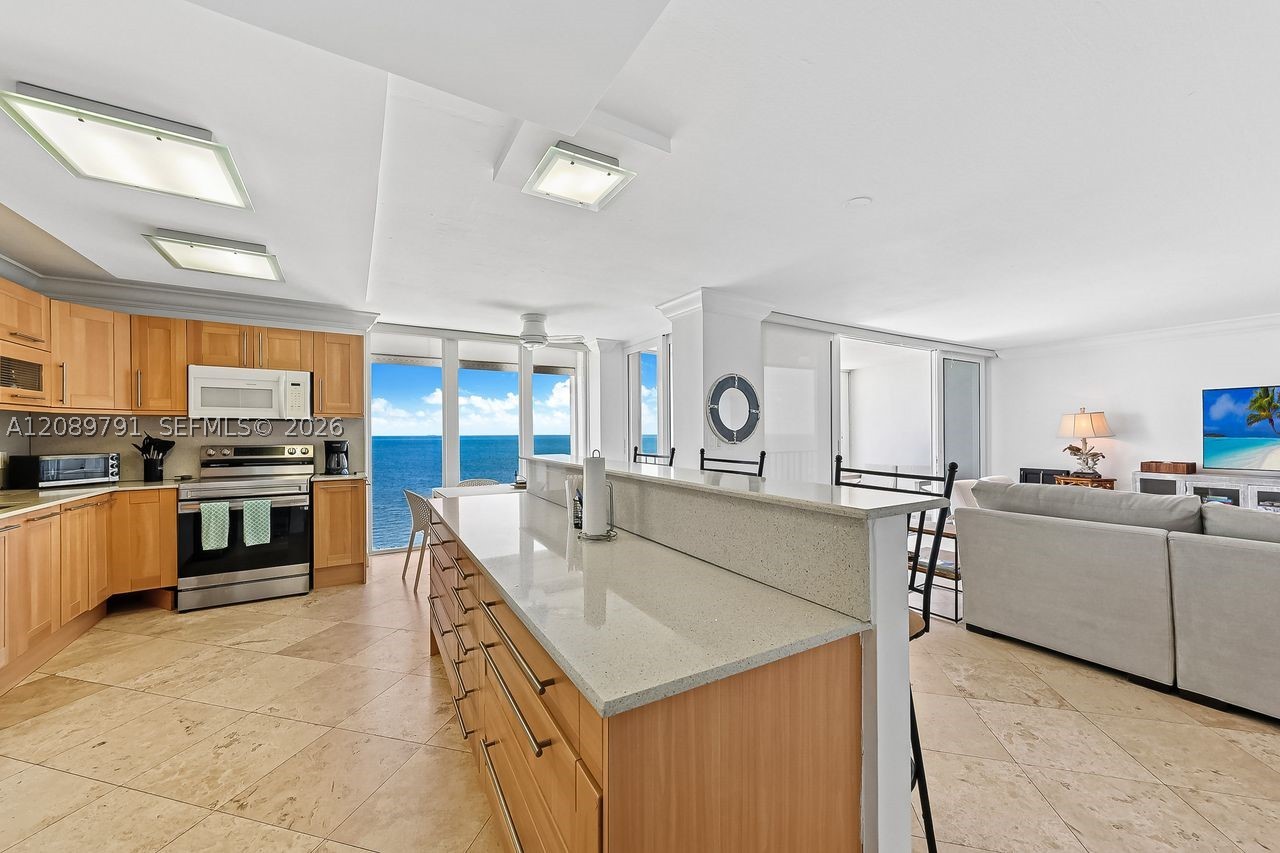 881 Ocean Dr #19C, Key Biscayne FL 33149