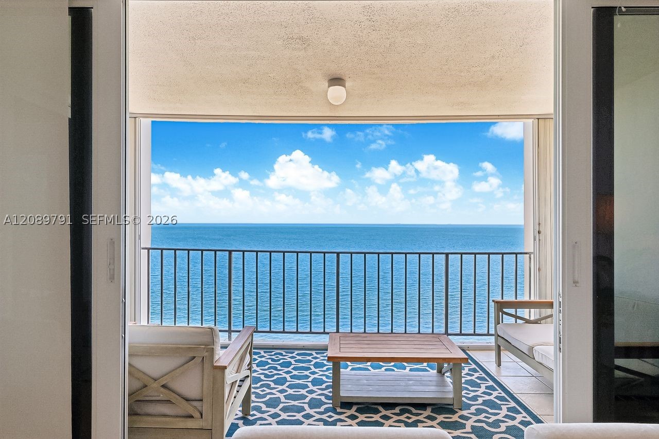 881 Ocean Dr #19C, Key Biscayne FL 33149