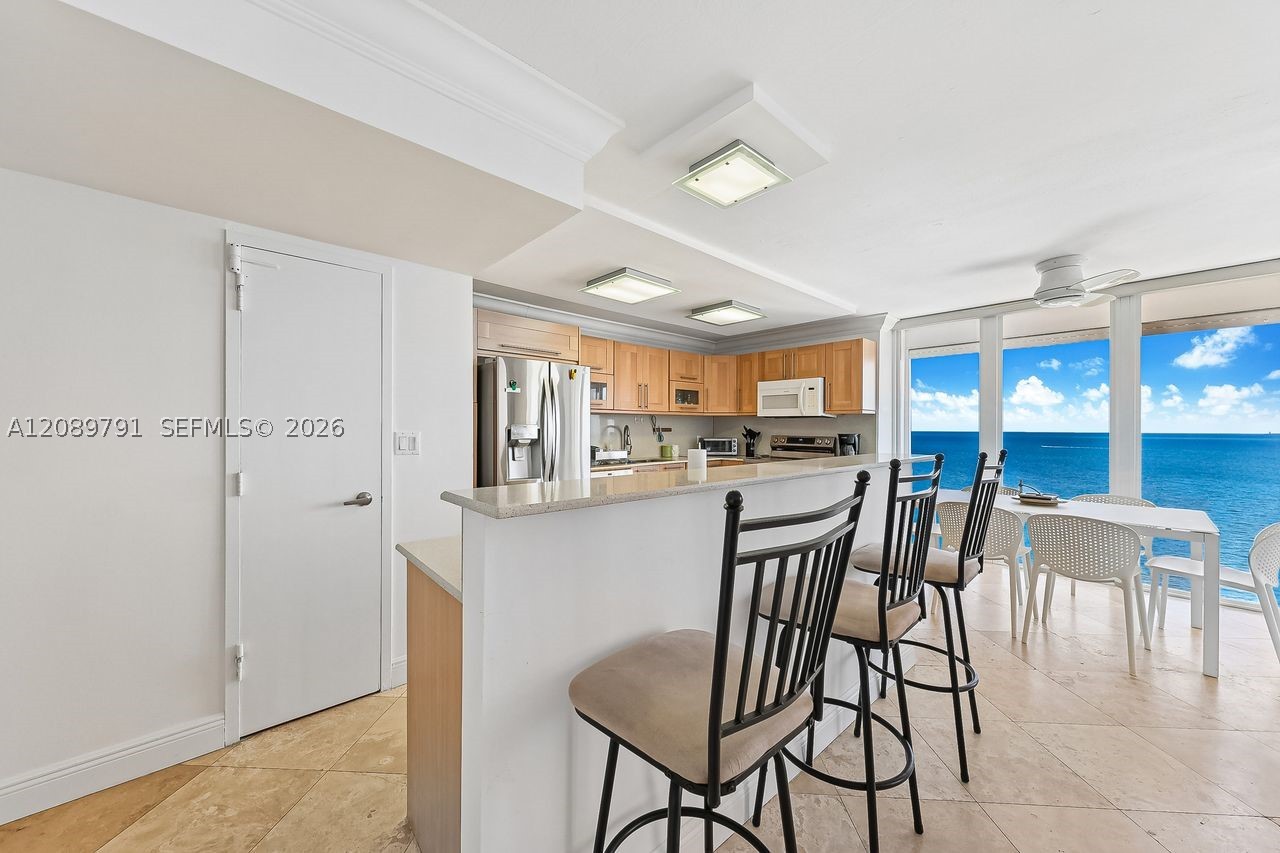 881 Ocean Dr #19C, Key Biscayne FL 33149
