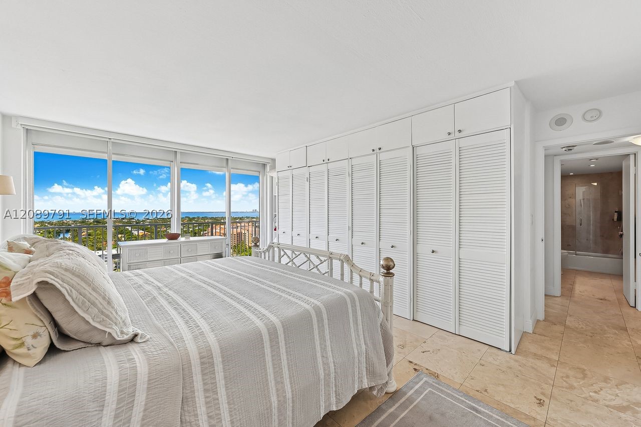 881 Ocean Dr #19C, Key Biscayne FL 33149