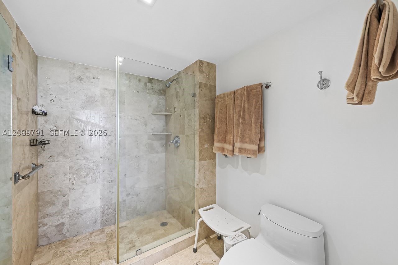 881 Ocean Dr #19C, Key Biscayne FL 33149