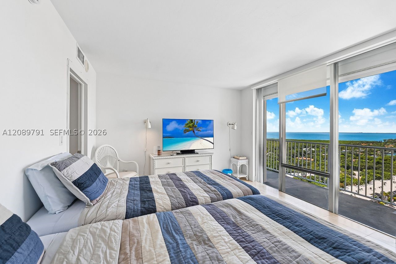 881 Ocean Dr #19C, Key Biscayne FL 33149