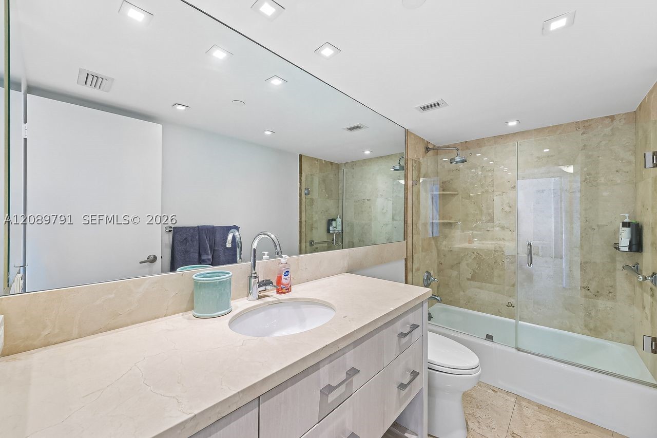 881 Ocean Dr #19C, Key Biscayne FL 33149