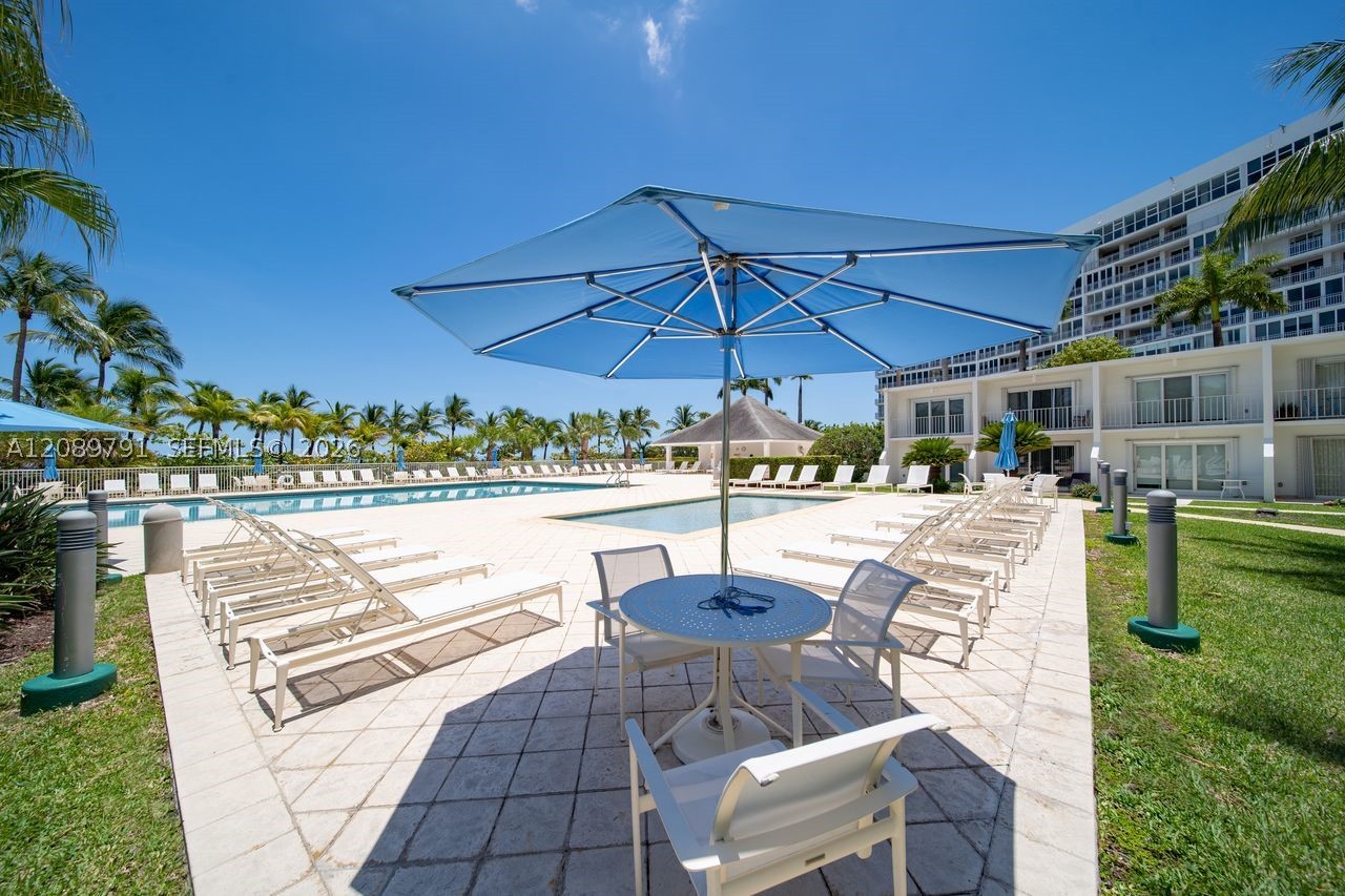 881 Ocean Dr #19C, Key Biscayne FL 33149