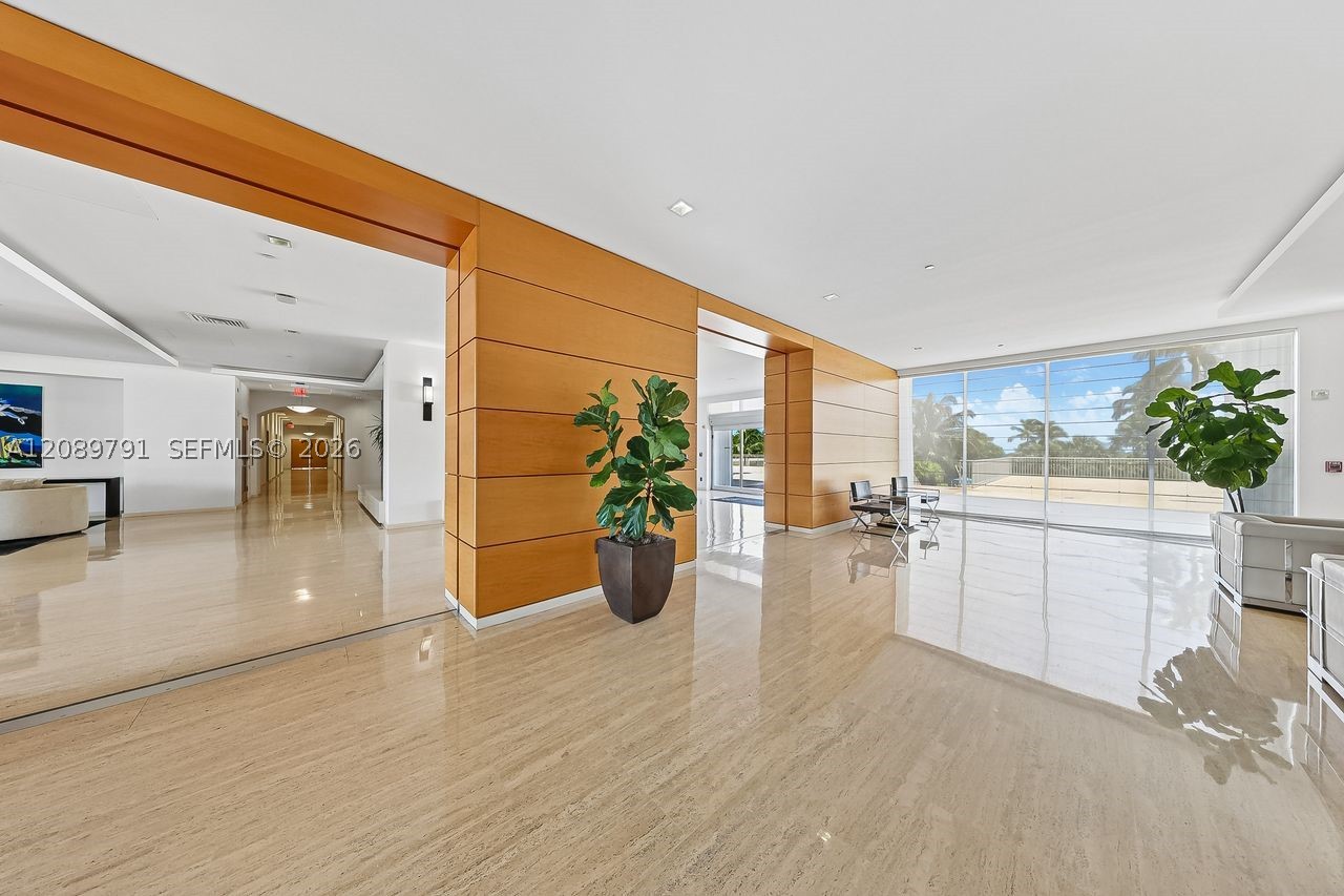 881 Ocean Dr #19C, Key Biscayne FL 33149
