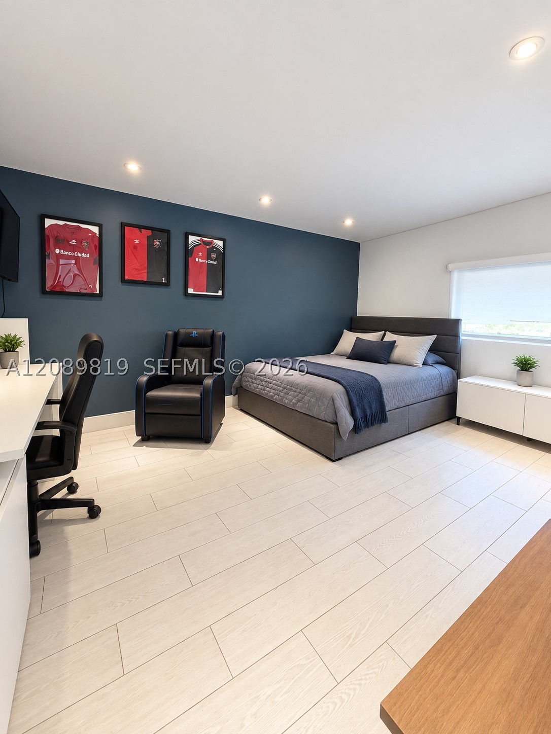 18700 NE 21st Ave, North Miami Beach FL 33179