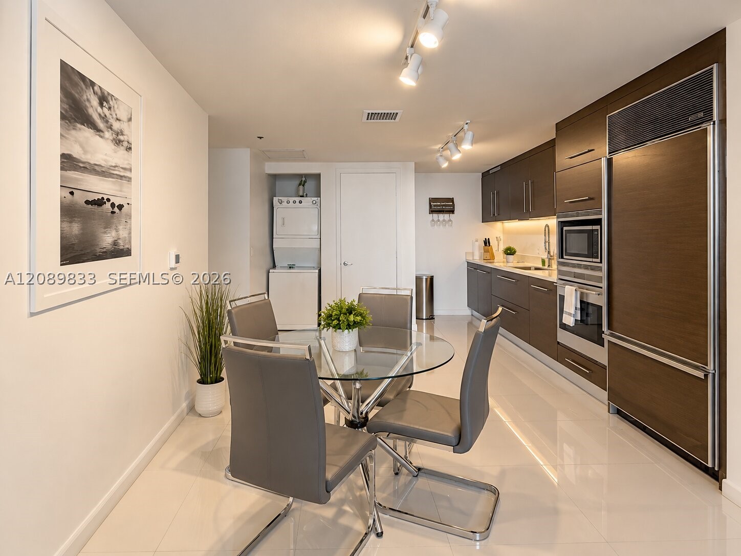 485 Brickell Avenue #1611, Miami FL 33131