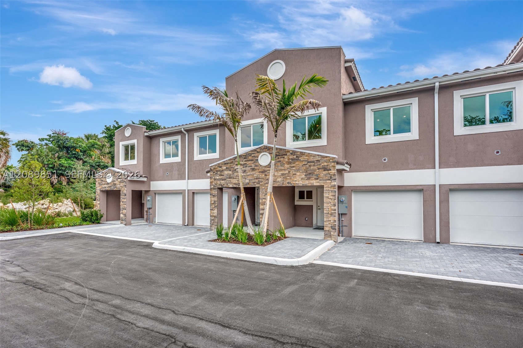 1533 NW 94th Way, Coral Springs FL 33071