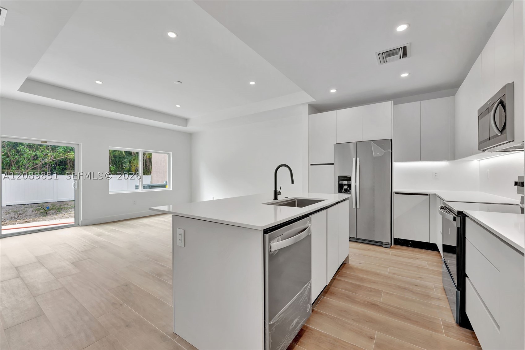 1533 NW 94th Way, Coral Springs FL 33071