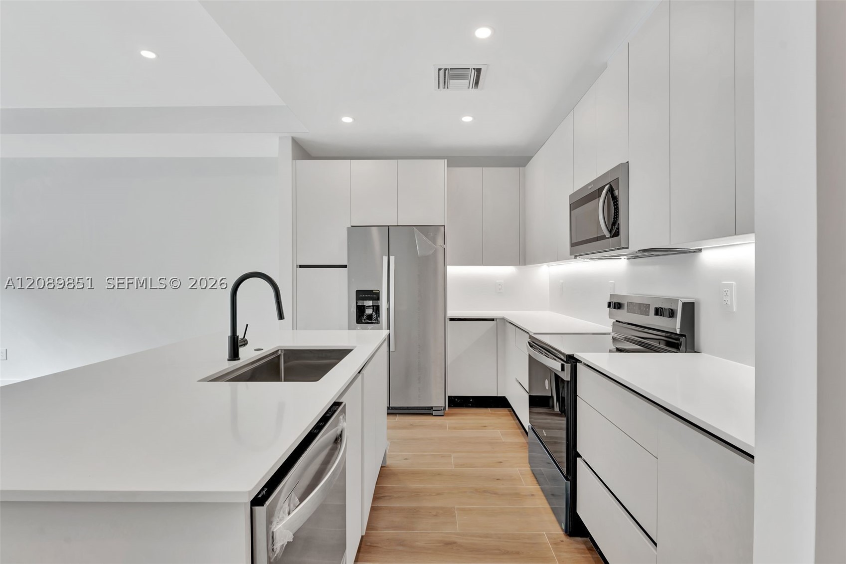 1533 NW 94th Way, Coral Springs FL 33071