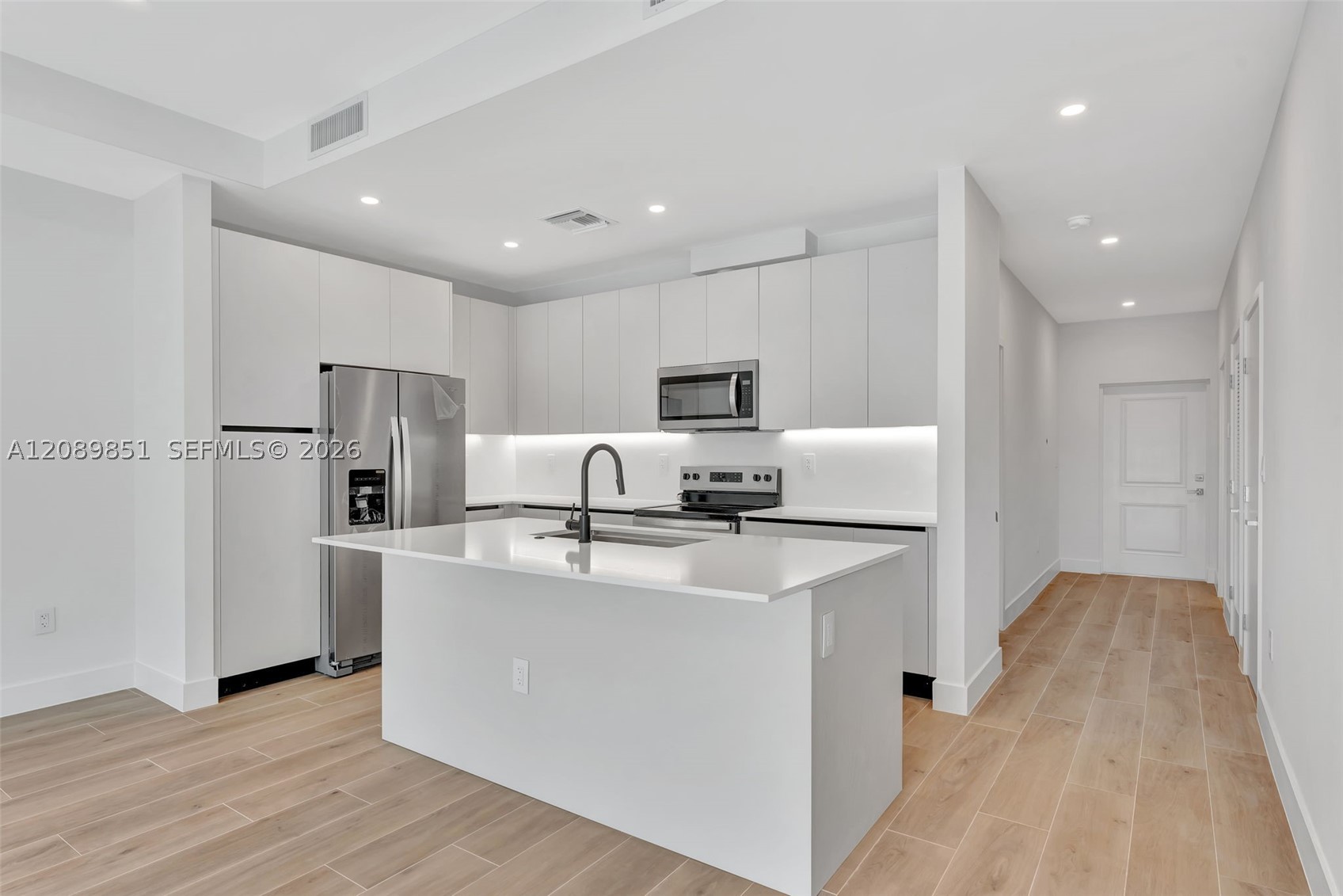 1533 NW 94th Way, Coral Springs FL 33071