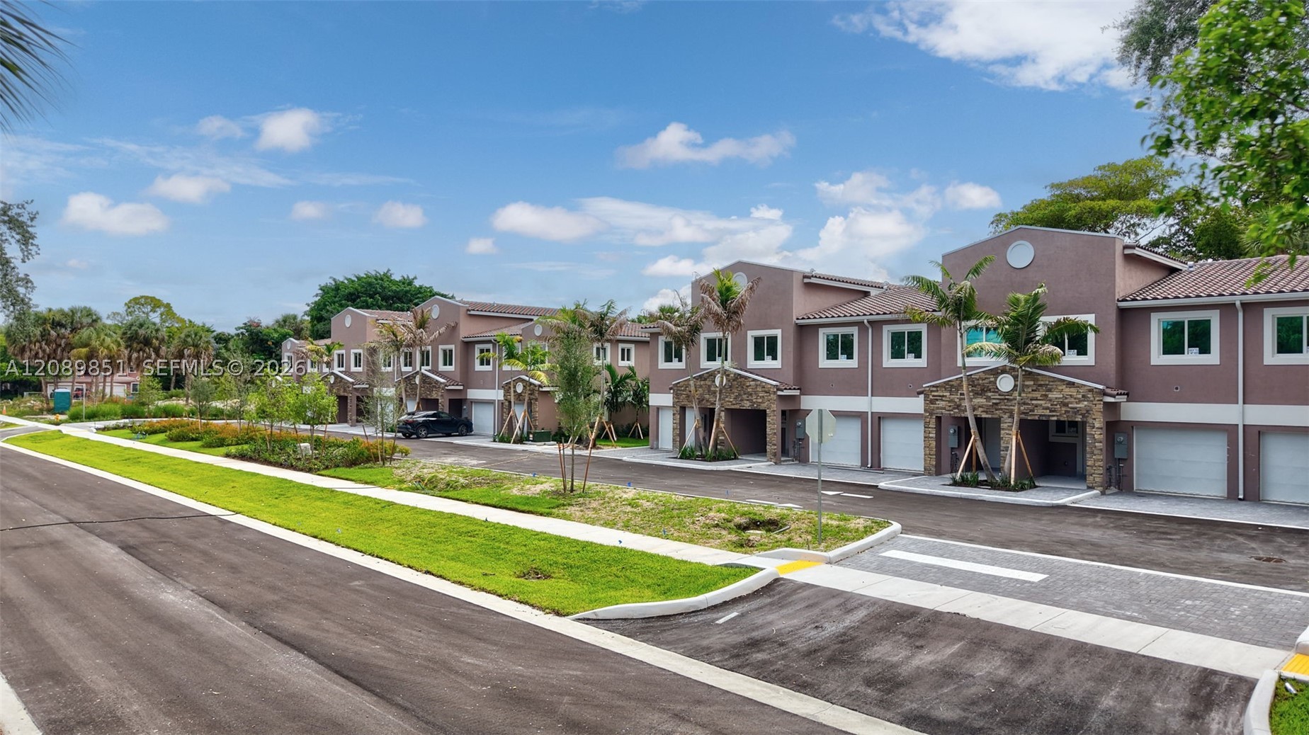 1533 NW 94th Way, Coral Springs FL 33071