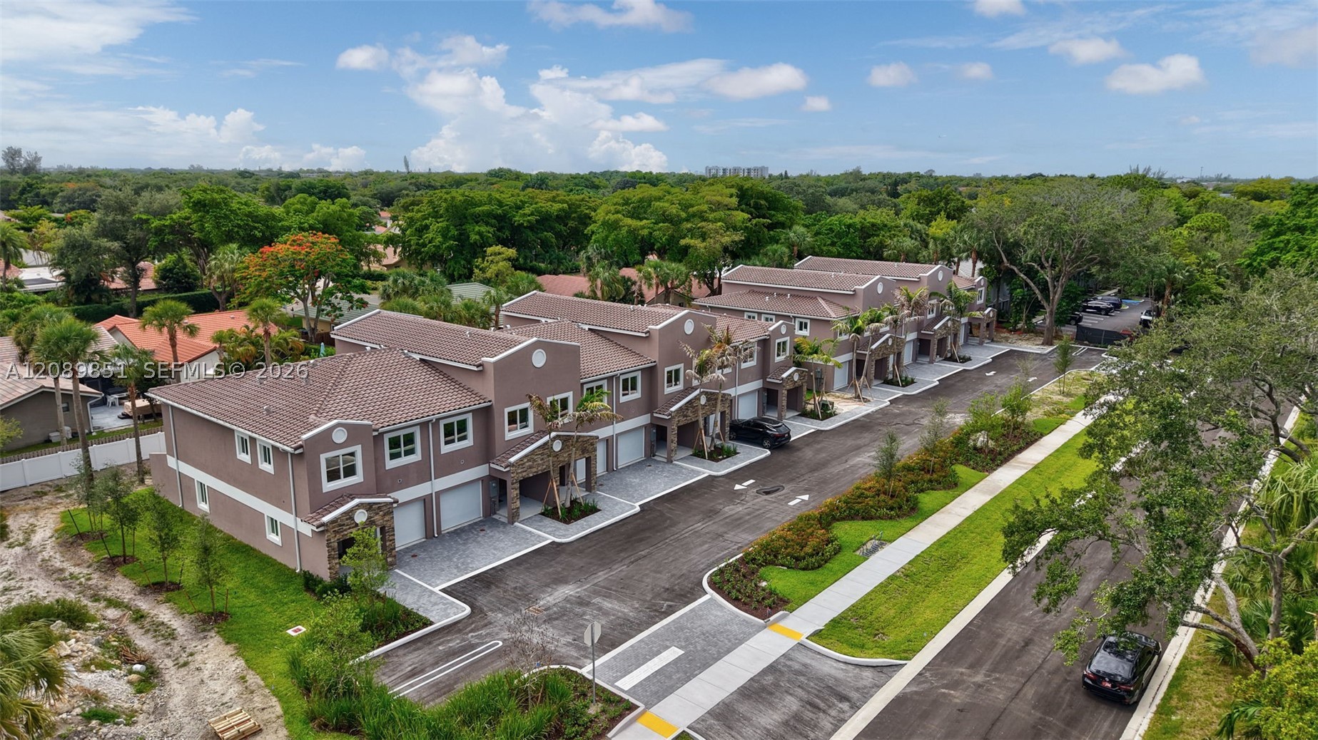 1533 NW 94th Way, Coral Springs FL 33071