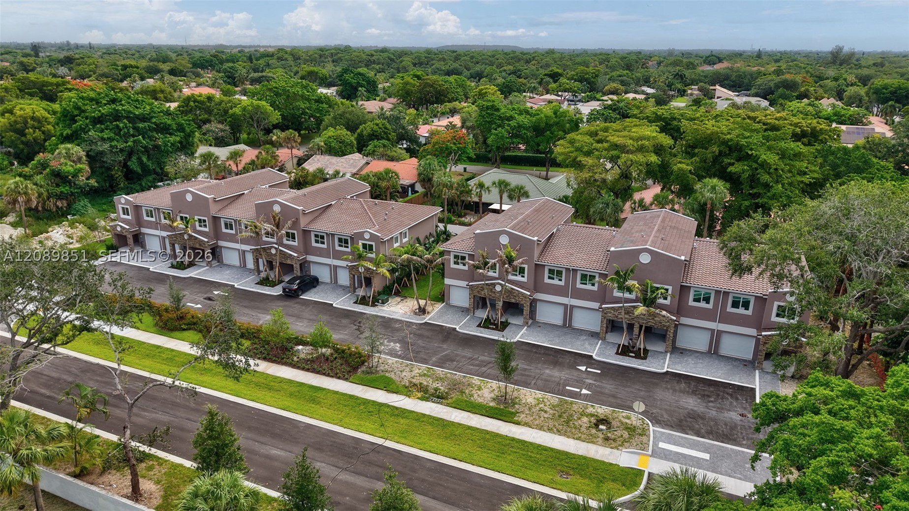 1533 NW 94th Way, Coral Springs FL 33071