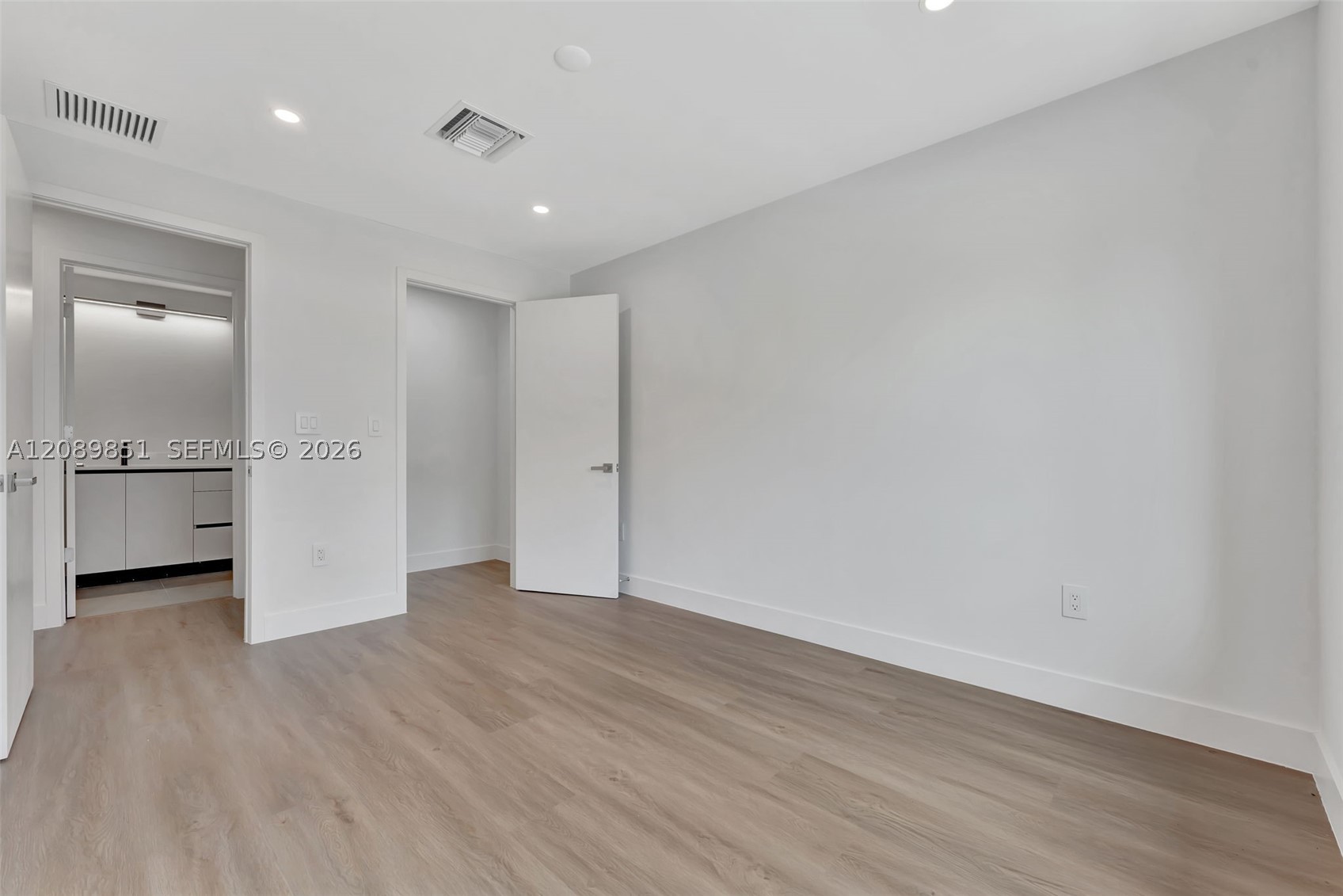 1533 NW 94th Way, Coral Springs FL 33071