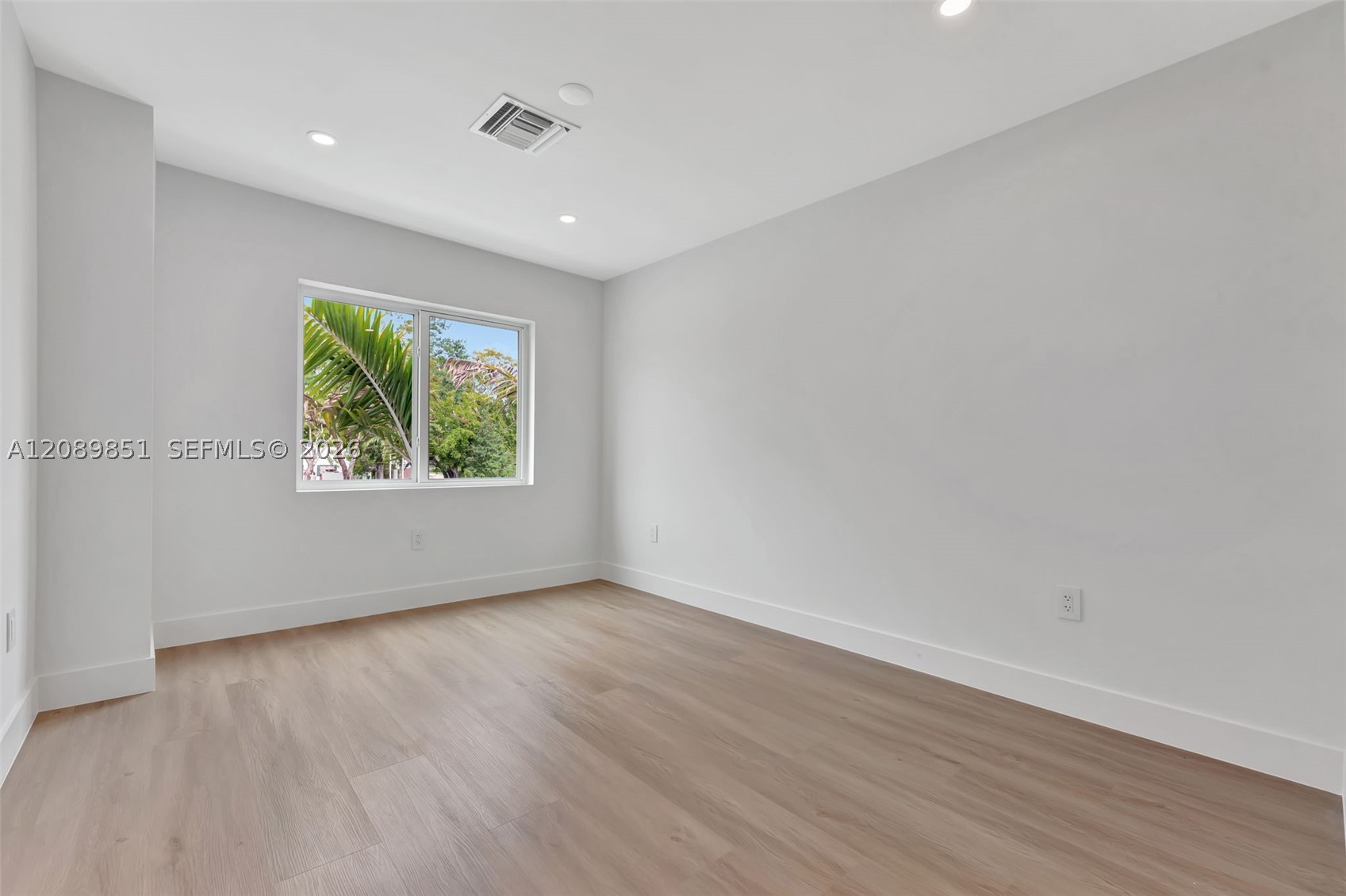 1533 NW 94th Way, Coral Springs FL 33071