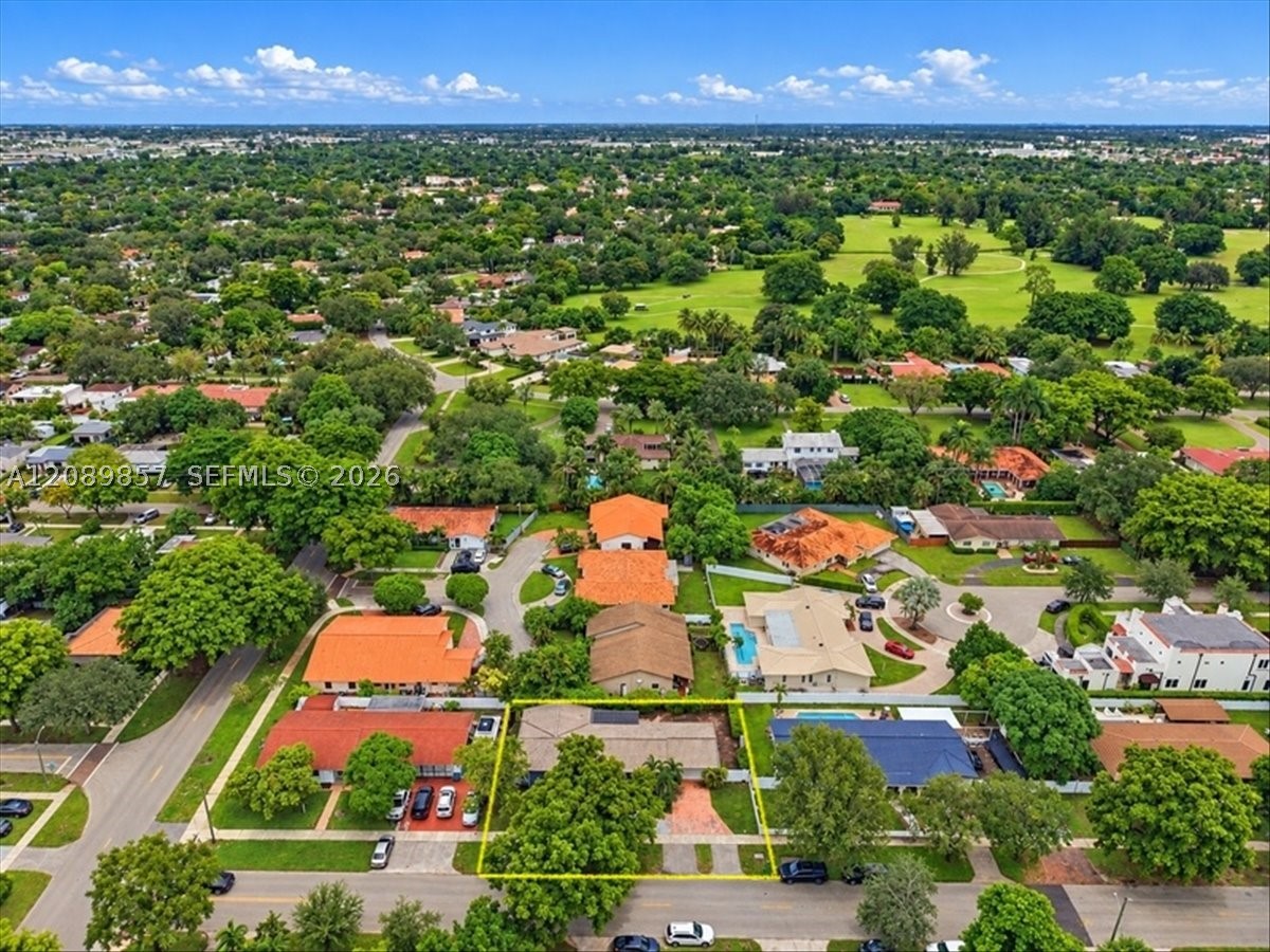 6121 NW 40th St, Virginia Gardens FL 33166