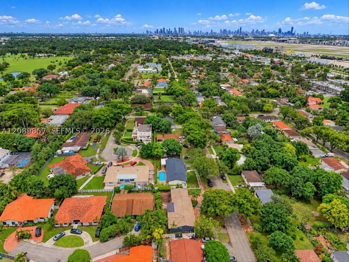 6121 NW 40th St, Virginia Gardens FL 33166